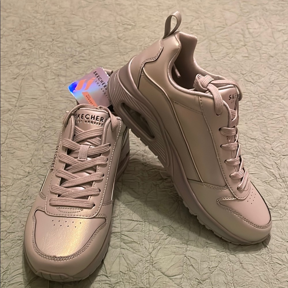 BRAND NEW! Skechers Women's Sage Metallic Sneakers